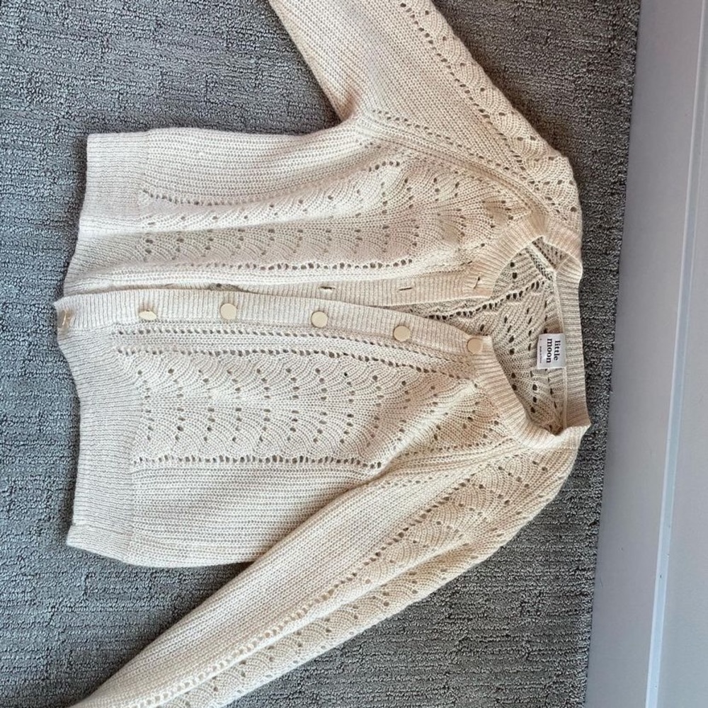 Aritza knit sweater in brand new condition